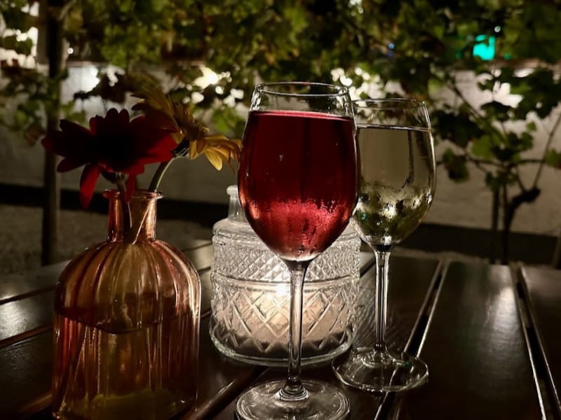 Zwei Gläser Wein